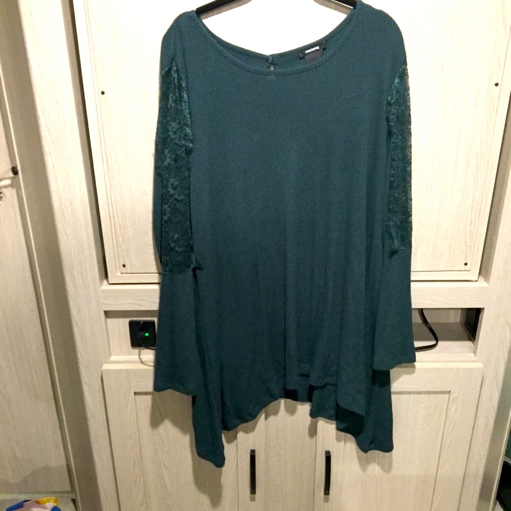 Premise rib knit trapeze tunic with lacy sleeves